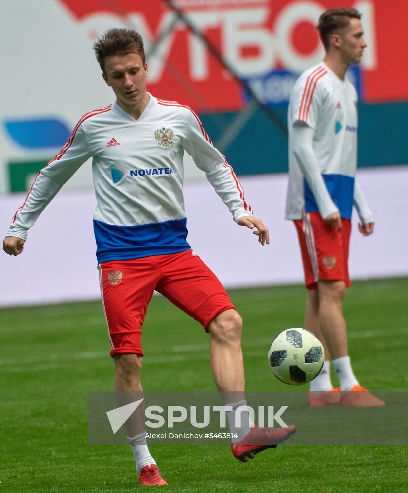 Football. Russian national team holds training session