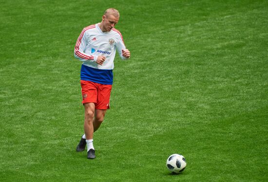 Football. Russian national team holds training session