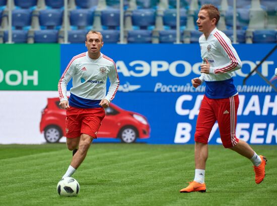 Football. Russian national team holds training session