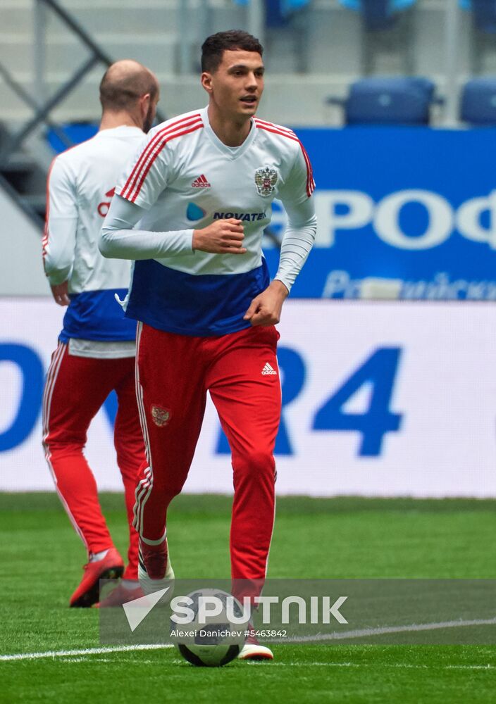 Football. Russian national team holds training session