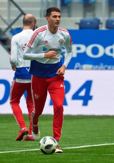 Football. Russian national team holds training session