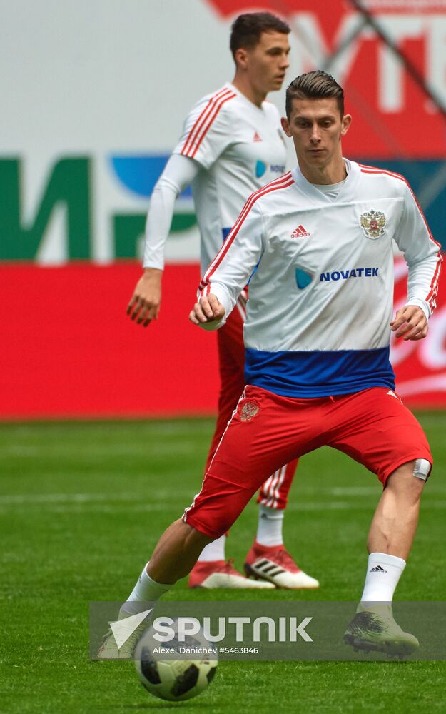 Football. Russian national team holds training session