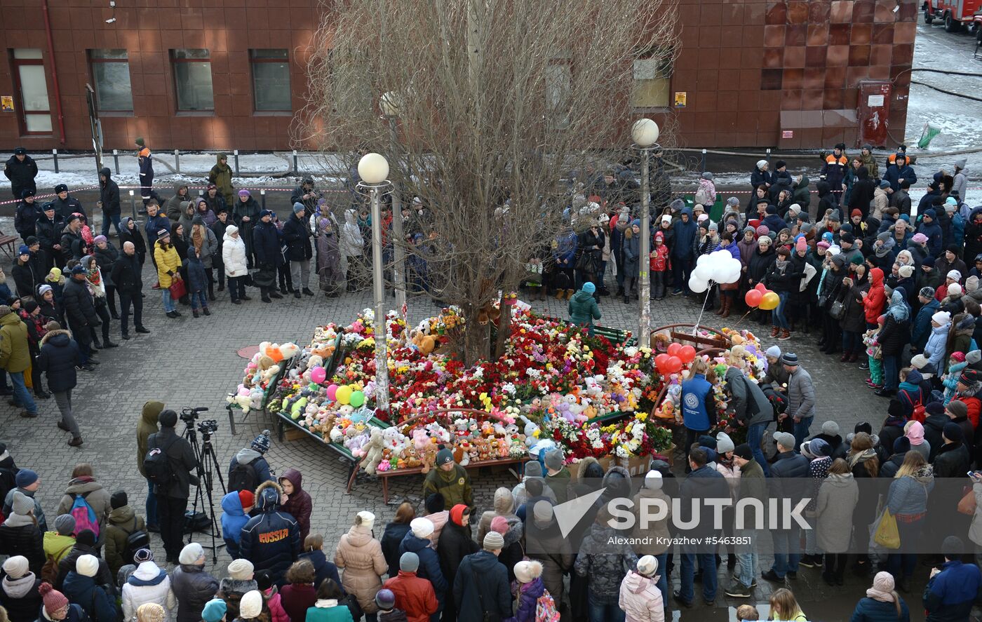 Flowers in memory of Zimnyaya Vishnya shopping mall victims