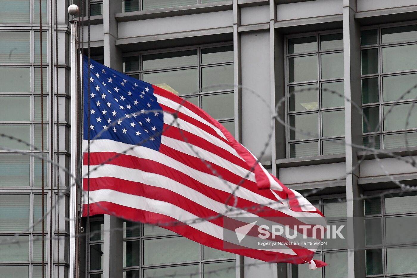 US to expel Russian diplomats