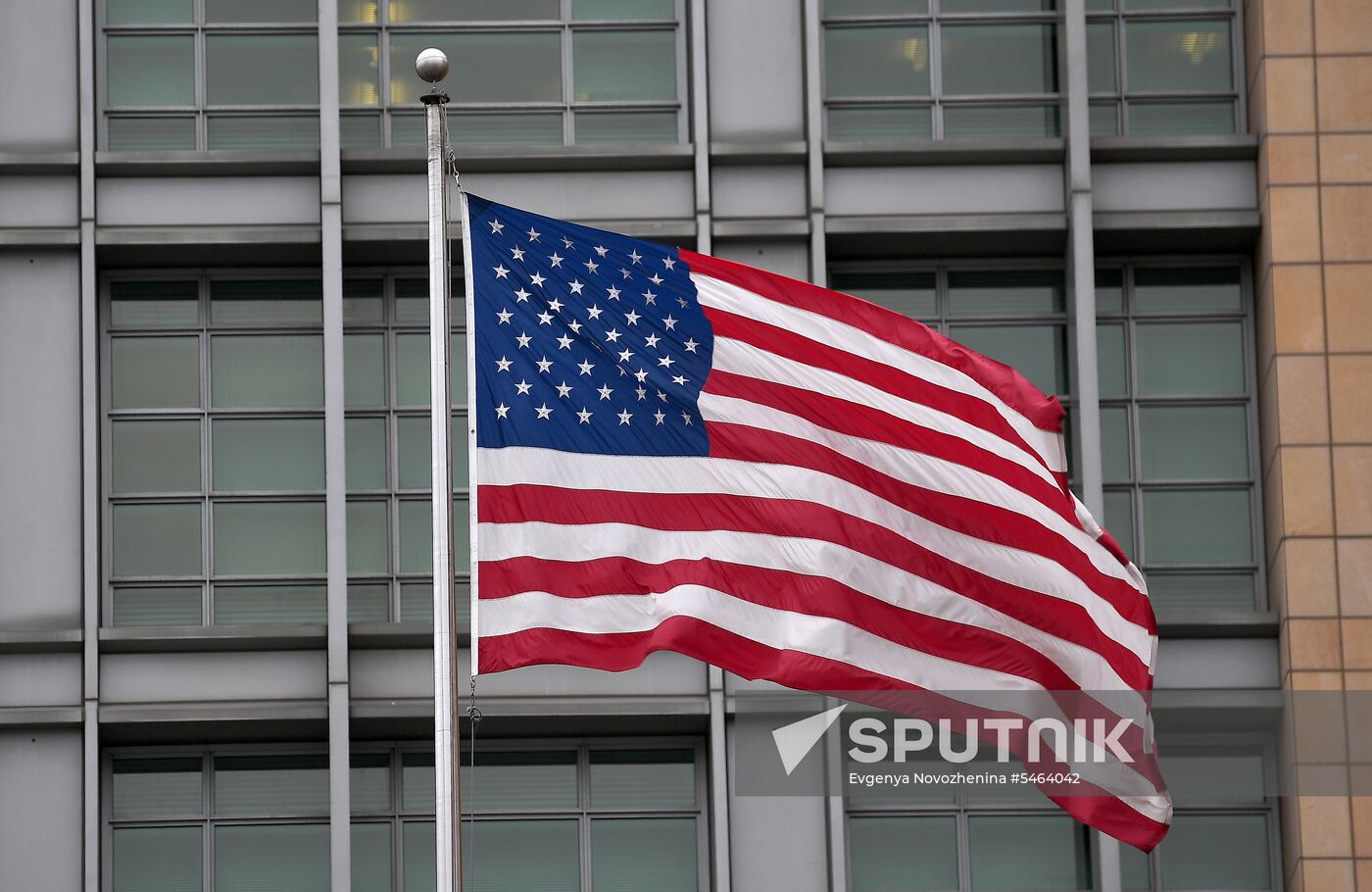 US to expel Russian diplomats