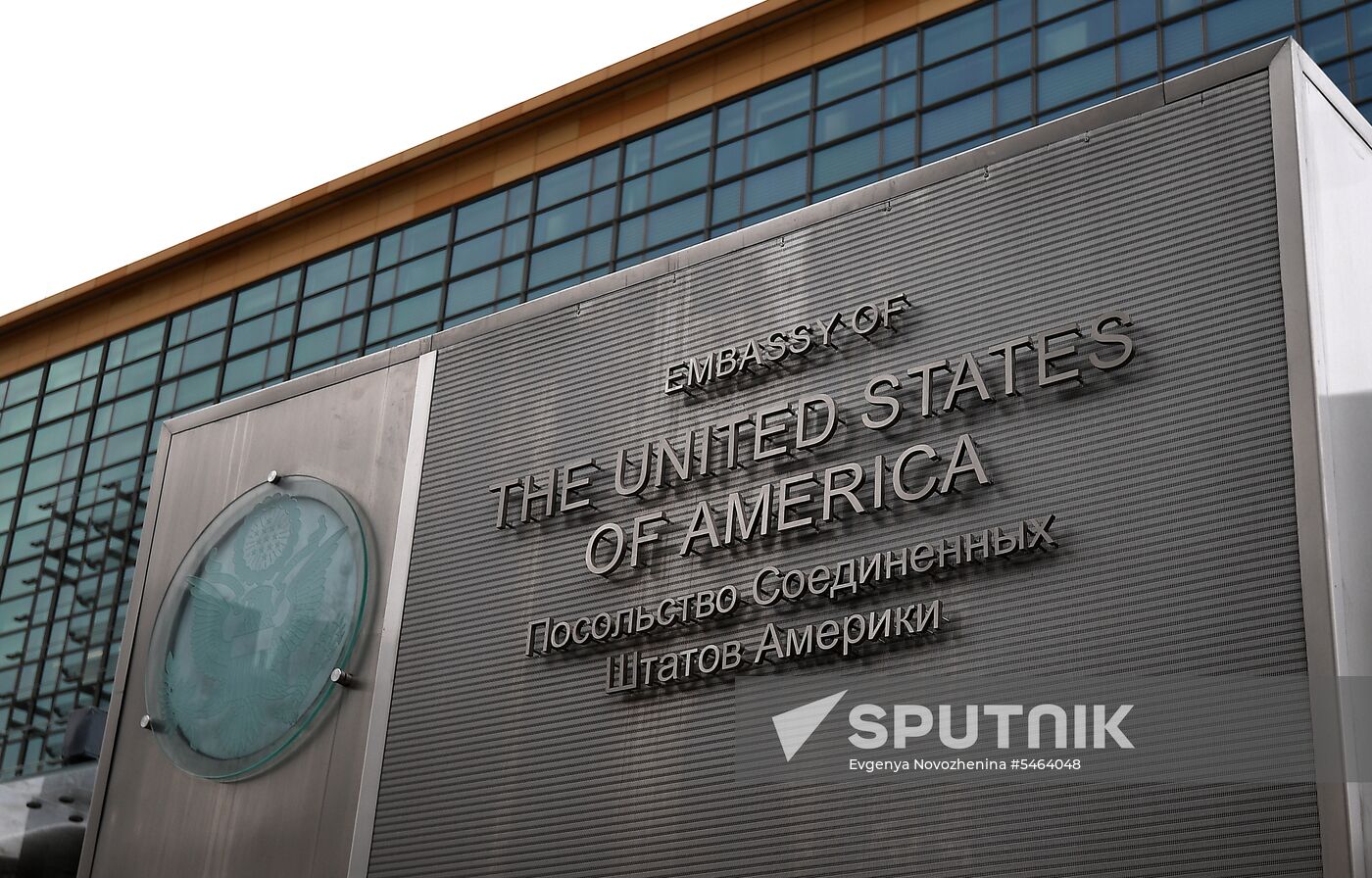 US to expel Russian diplomats