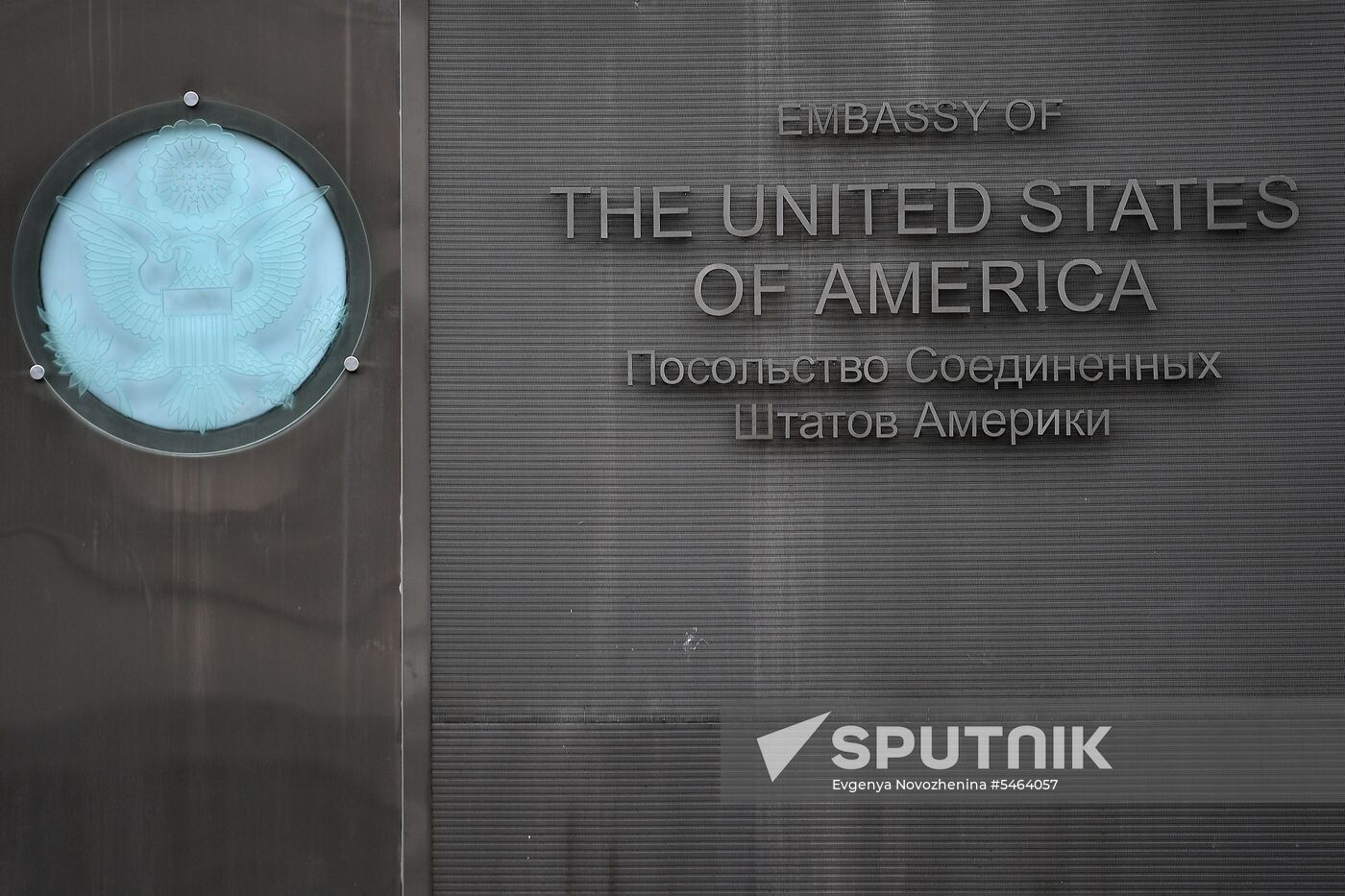 US to expel Russian diplomats