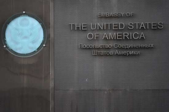US to expel Russian diplomats