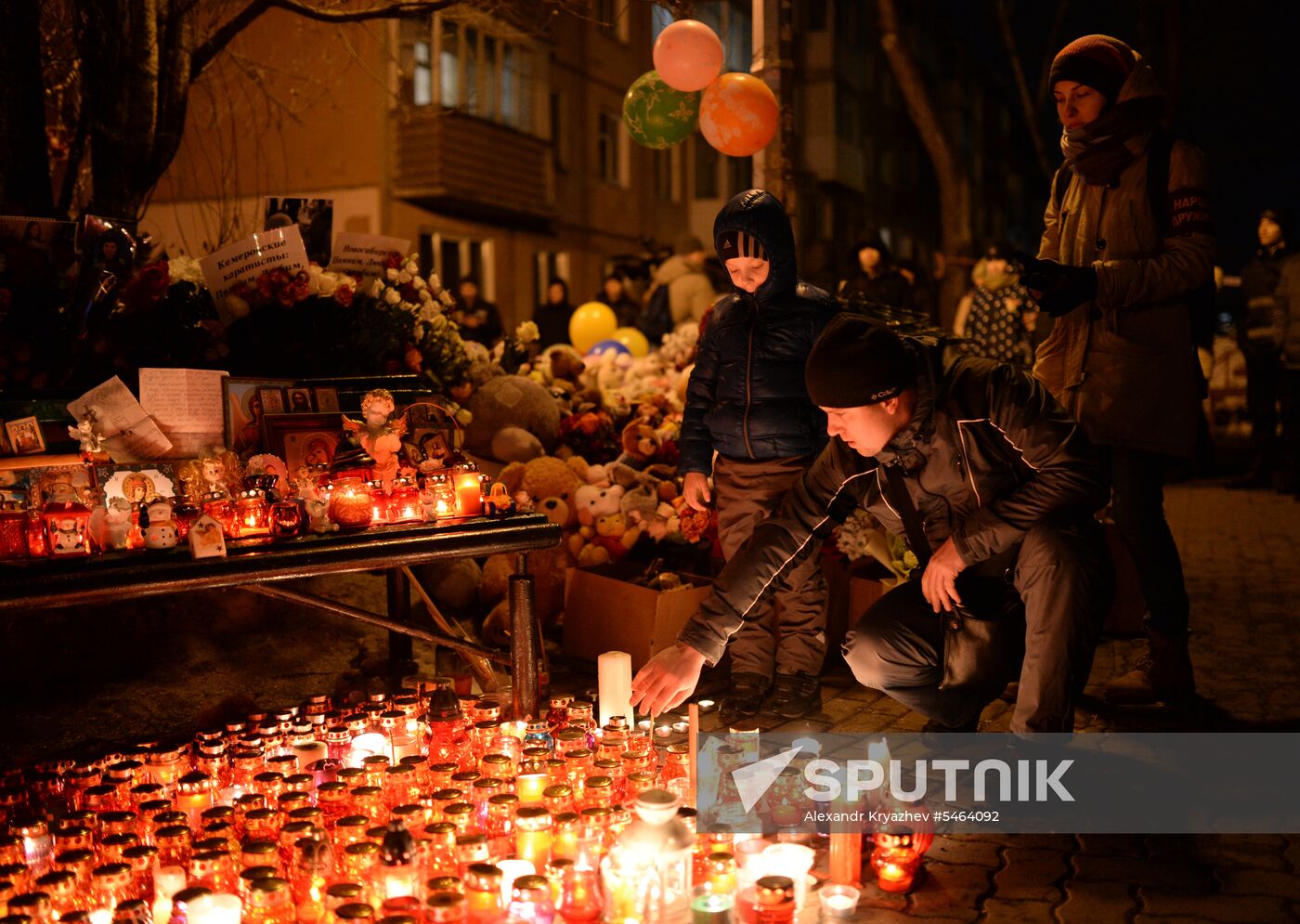 Flowers in memory of Zimnyaya Vishnya shopping mall victims