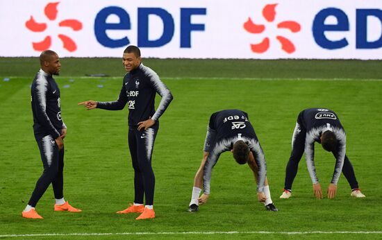 Football. French national team holds training session