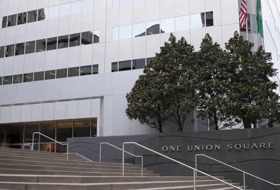 US to expel Russian diplomats