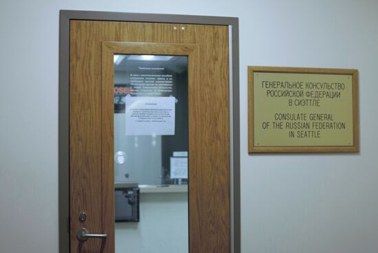 US to expel Russian diplomats