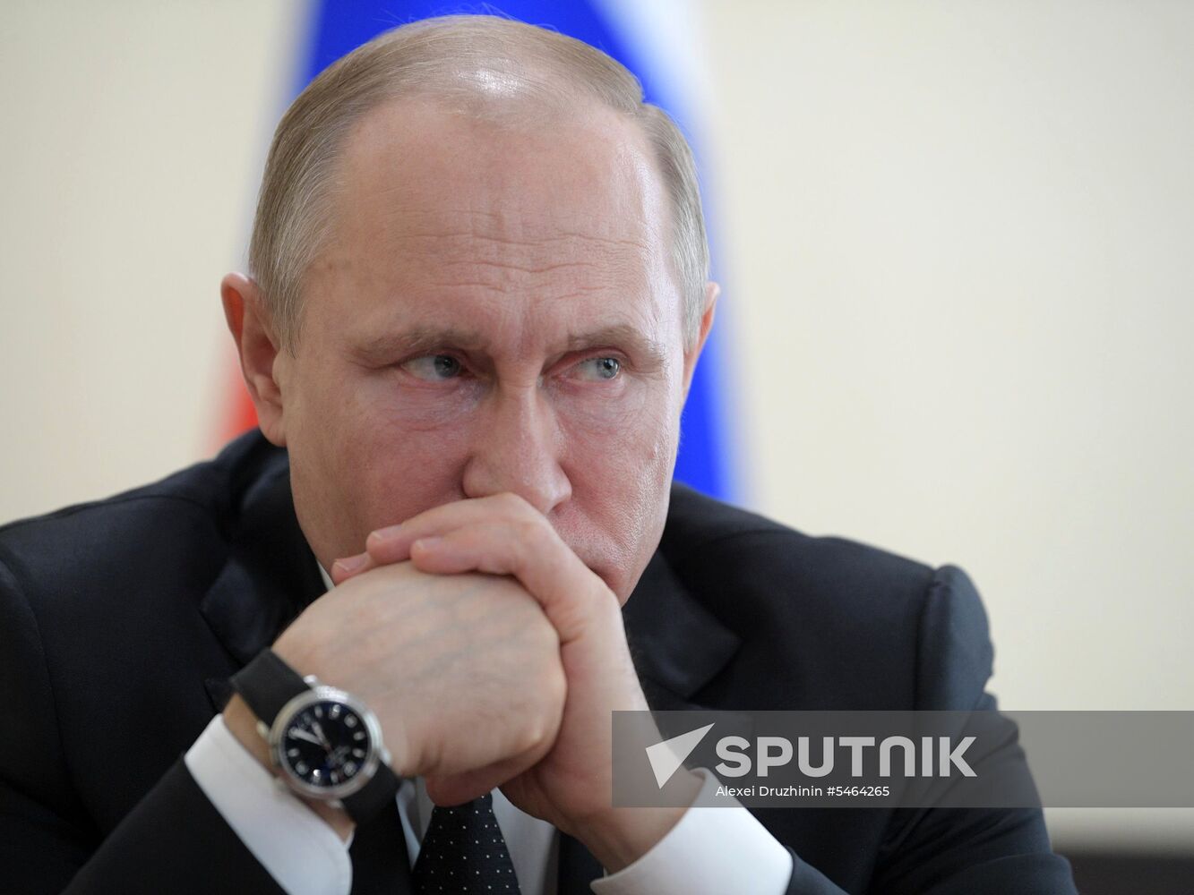 Russian President Vladimir Putin honors the memory of Kemerovo fire victims