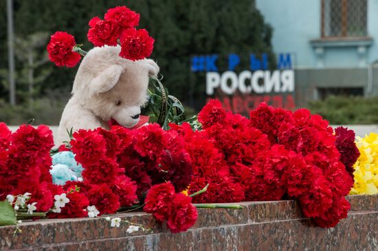 Events in memory of those killed in Zimnyaya Vishnya shopping mall fire