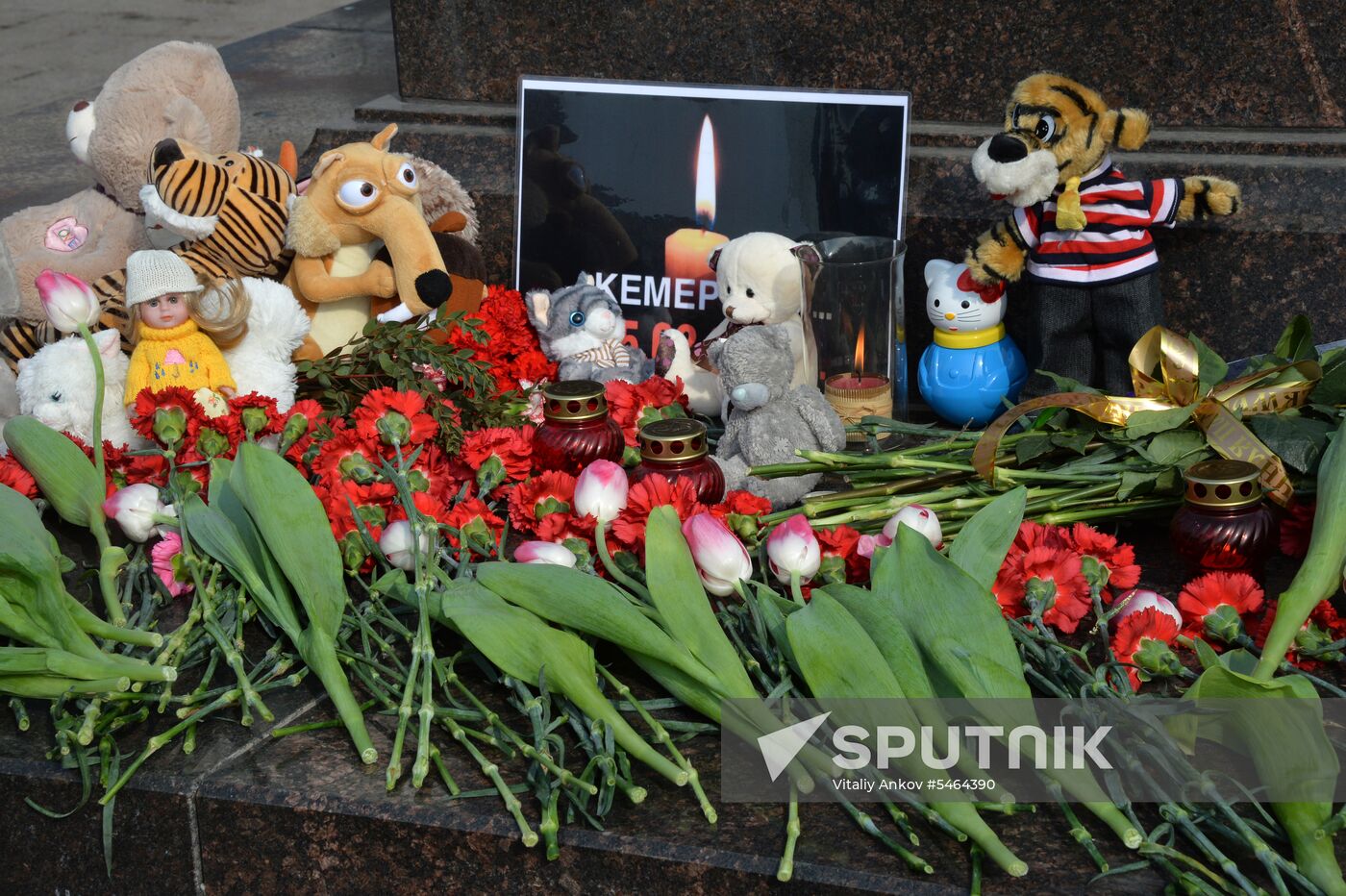 Events in memory of those killed in Zimnyaya Vishnya shopping mall fire