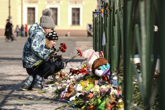 Events in memory of those killed in Zimnyaya Vishnya shopping mall fire