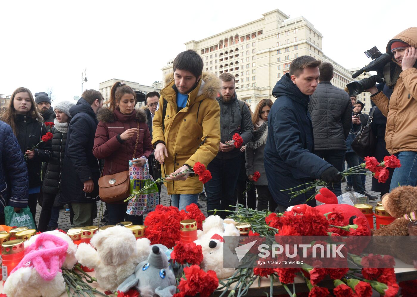 Events in memory of those killed in Zimnyaya Vishnya shopping mall fire