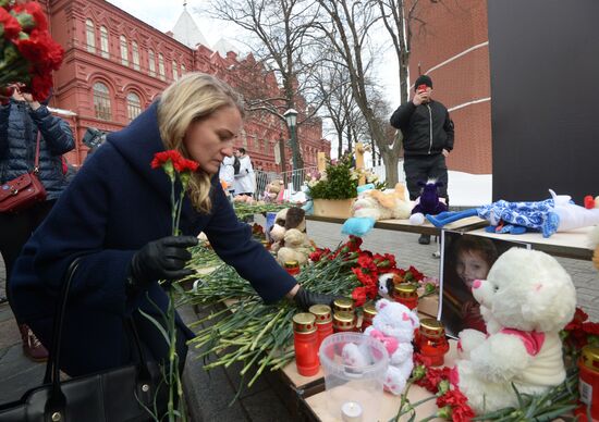 Events in memory of those killed in Zimnyaya Vishnya shopping mall fire
