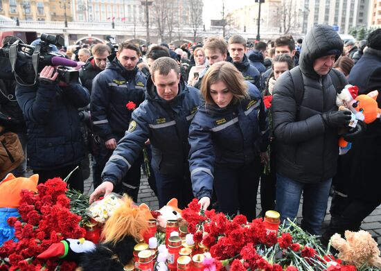 Events in memory of those killed in Zimnyaya Vishnya shopping mall fire