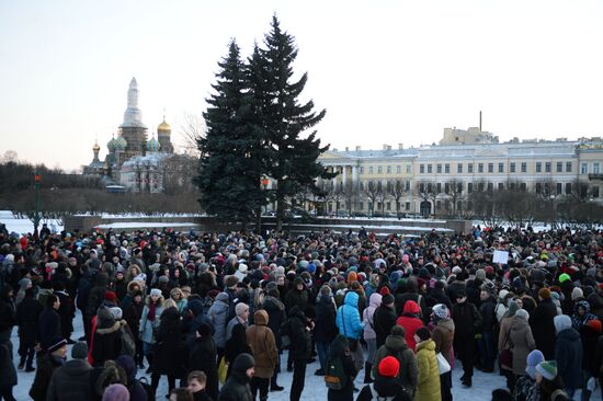 Events in memory of those killed in Zimnyaya Vishnya shopping mall fire