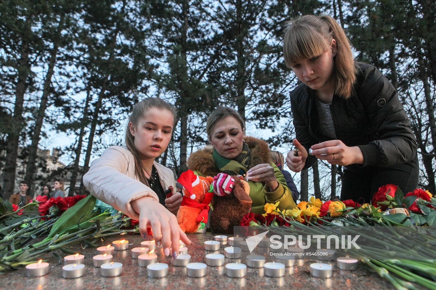 Events in memory of those killed in Zimnyaya Vishnya shopping mall fire