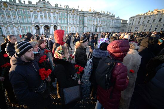 Events in memory of those killed in Zimnyaya Vishnya shopping mall fire