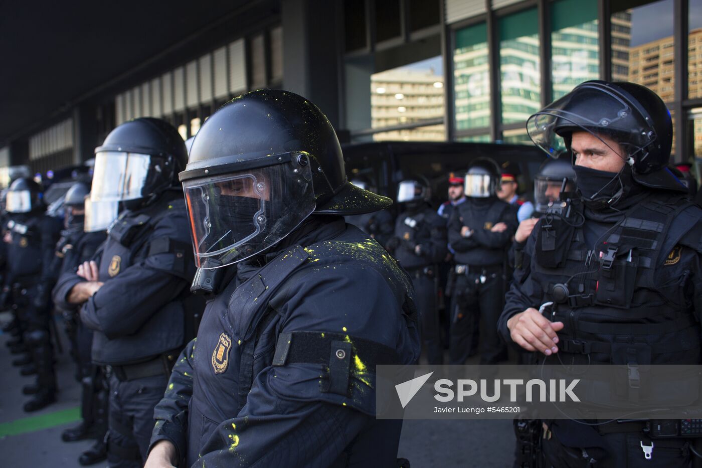 Protests in Barcelona against Carles Puigdemont's arrest
