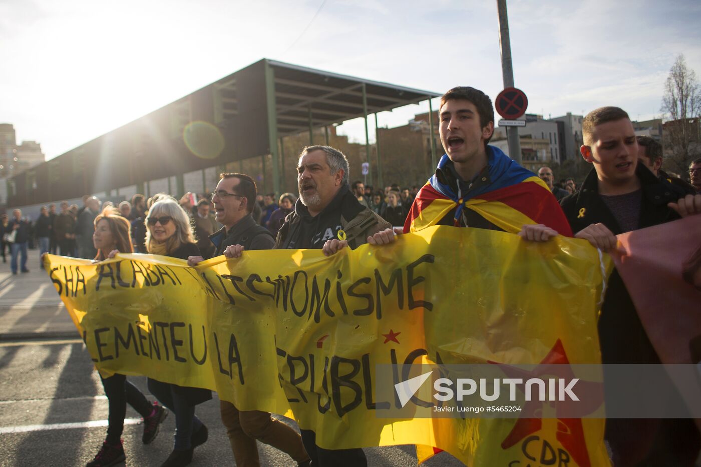 Protests in Barcelona against Carles Puigdemont's arrest