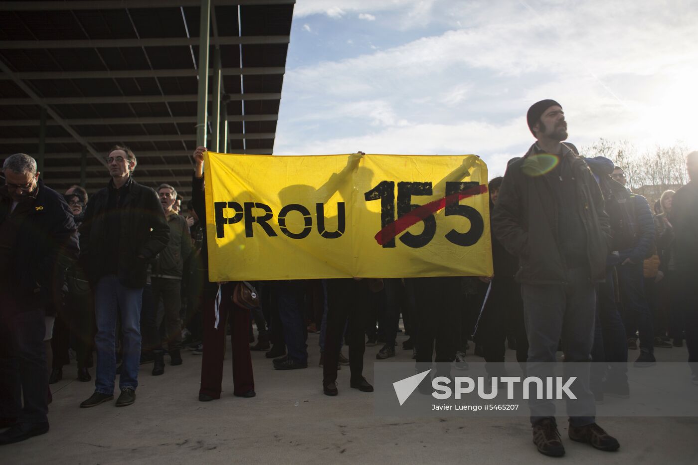 Protests in Barcelona against Carles Puigdemont's arrest