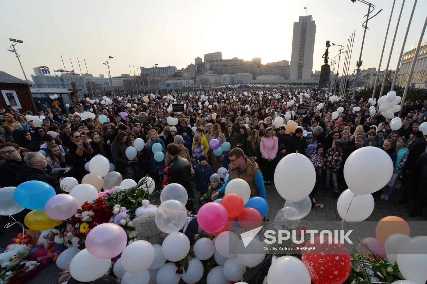 Events in memory of those killed in Zimnyaya Vishnya shopping mall fire