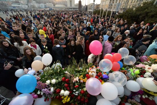Events in memory of those killed in Zimnyaya Vishnya shopping mall fire