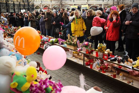 Events in memory of those killed in Zimnyaya Vishnya shopping mall fire