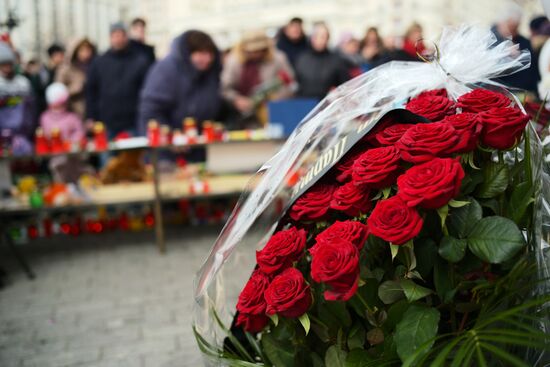 Events in memory of those killed in Zimnyaya Vishnya shopping mall fire