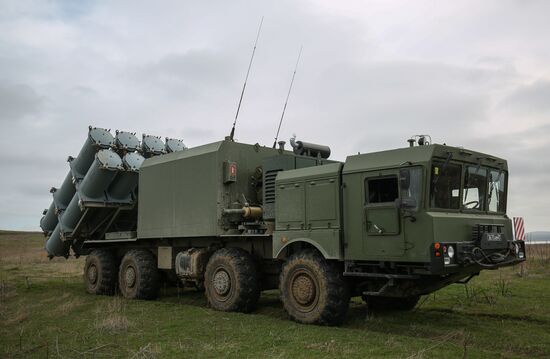 Coastal missile artillery system crews hold drill in Krasnodar Territory