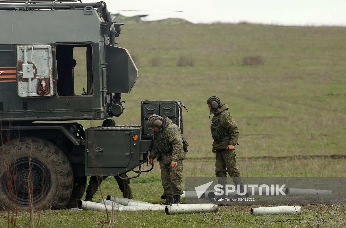 Coastal missile artillery system crews hold drill in Krasnodar Territory