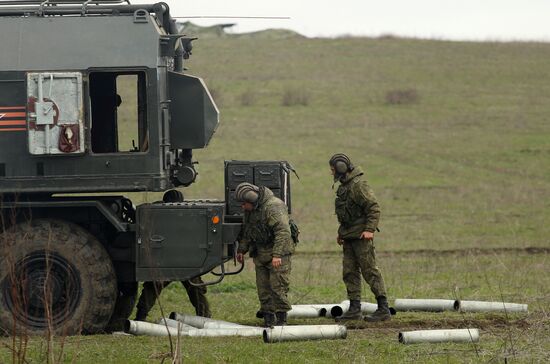 Coastal missile artillery system crews hold drill in Krasnodar Territory