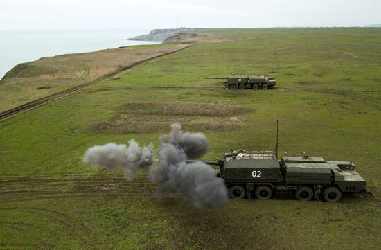 Coastal missile artillery system crews hold drill in Krasnodar Territory