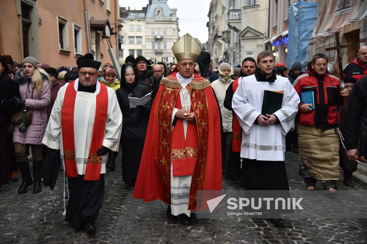 Cross procession in honor of Catholic Easter in Lviv