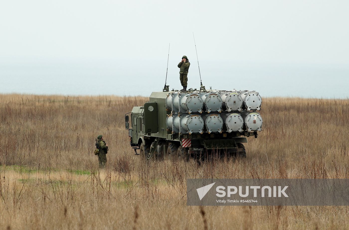 Coastal missile artillery system crews hold drill in Krasnodar Territory
