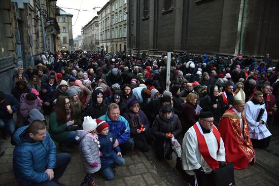 Cross procession in honor of Catholic Easter in Lviv