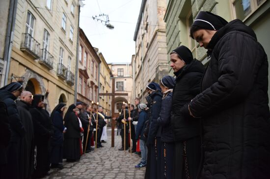 Cross procession in honor of Catholic Easter in Lviv