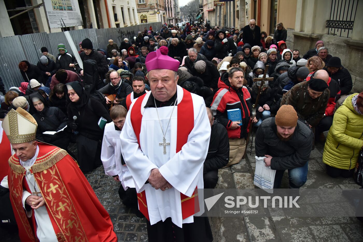 Cross procession in honor of Catholic Easter in Lviv