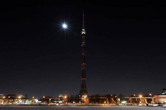 Ostankino TV Tower goes dark to mourn those killed in Kemerovo fire