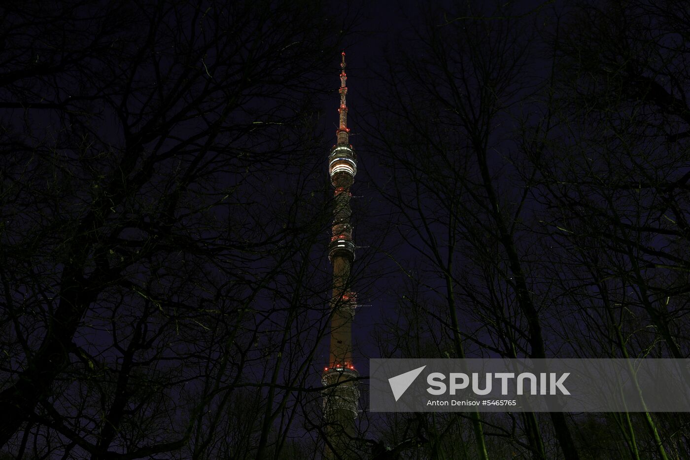 Ostankino TV Tower goes dark to mourn those killed in Kemerovo fire