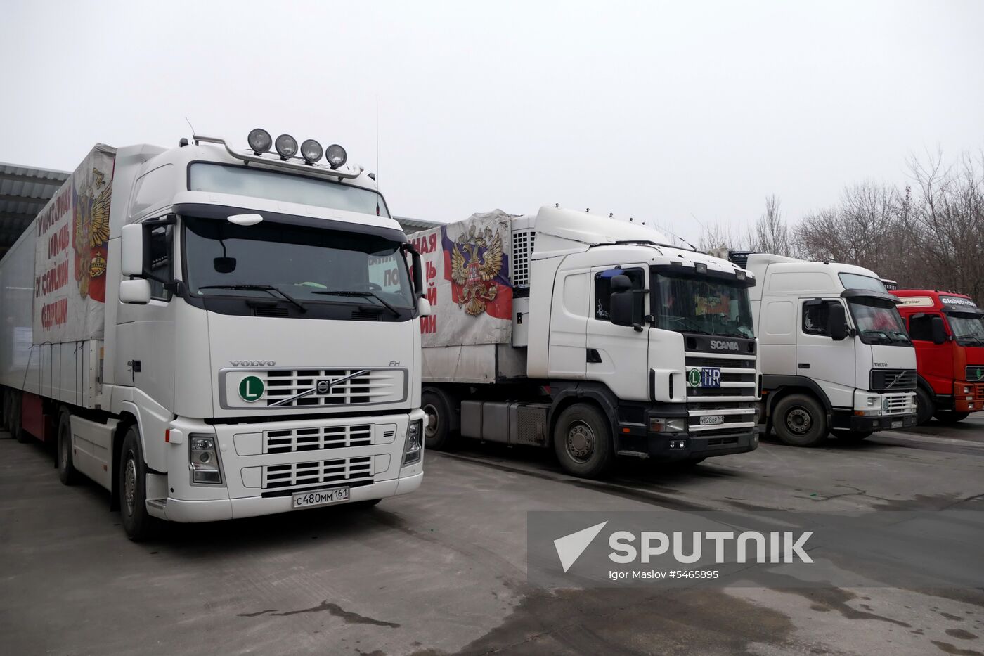 Russia's humanitarian aid convoy arrives in Donetsk