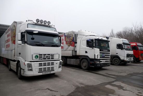 Russia's humanitarian aid convoy arrives in Donetsk