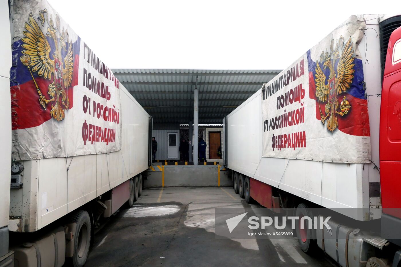 Russia's humanitarian aid convoy arrives in Donetsk