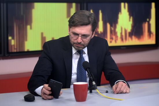 Live broadcast with Forbes Russia editor-in-chief Nikolai Uskov