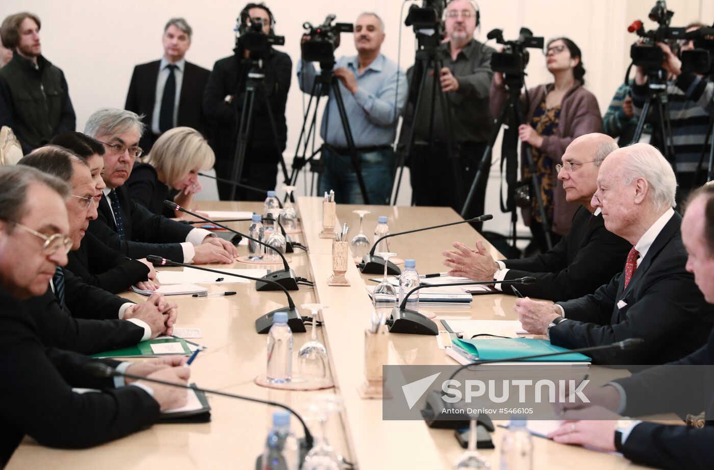 Foreign Minister Sergei Lavrov meets with UN Special Envoy for Syria Staffan de Mistura