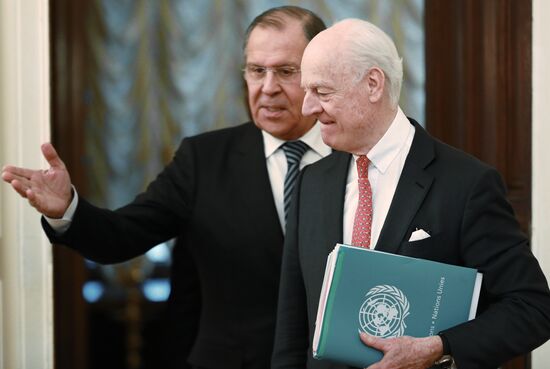 Foreign Minister Sergei Lavrov meets with UN Special Envoy for Syria Staffan de Mistura
